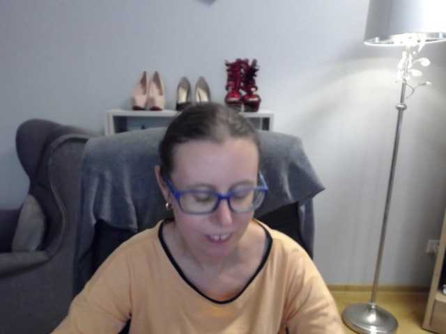 sparkleLizzy webcam bongacams model stream image