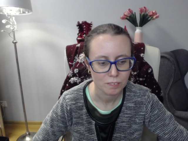 sparkleLizzy — Lets have fun and get  to know each other ;) #femdom #tease #joi #sph #cei #dirtytalk #nonnude #nomic #glasses #deu #eng #CFNM #rate #c2c #natural