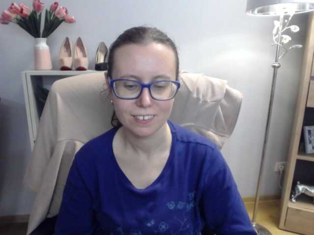 sparkleLizzy webcam bongacams model stream image