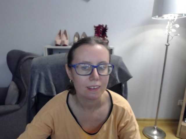 sparkleLizzy webcam bongacams model stream image
