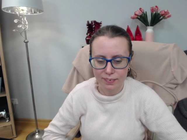 sparkleLizzy — Lets have fun and get  to know each other ;) #femdom #tease #joi #sph #cei #dirtytalk #nonnude #nomic #glasses #deu #eng #CFNM #rate #c2c #natural
