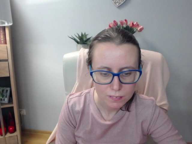 sparkleLizzy's BongaCams show and profile