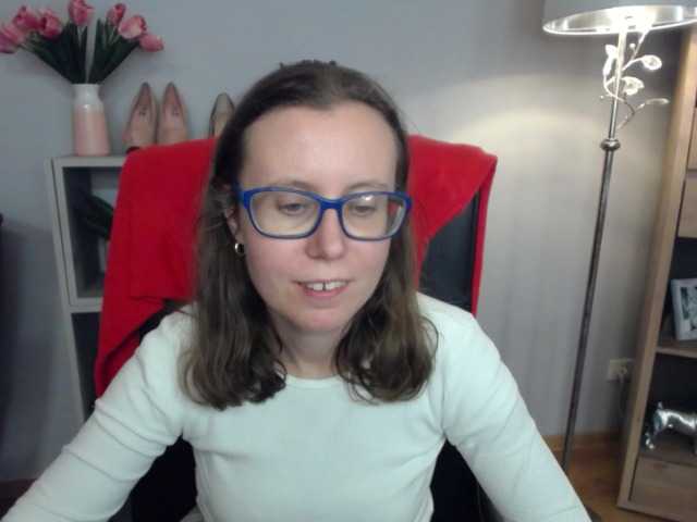 sparkleLizzy webcam bongacams model stream image