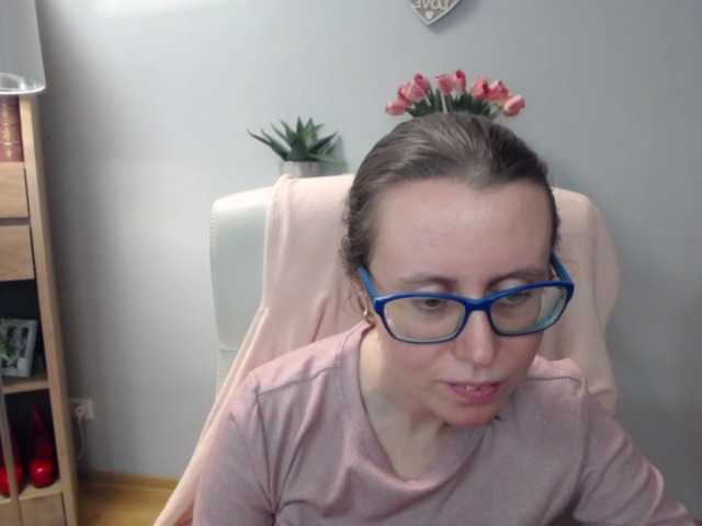 sparkleLizzy's BongaCams show and profile