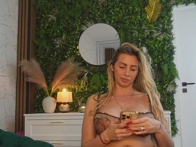 angell-wow's BongaCams show and profile