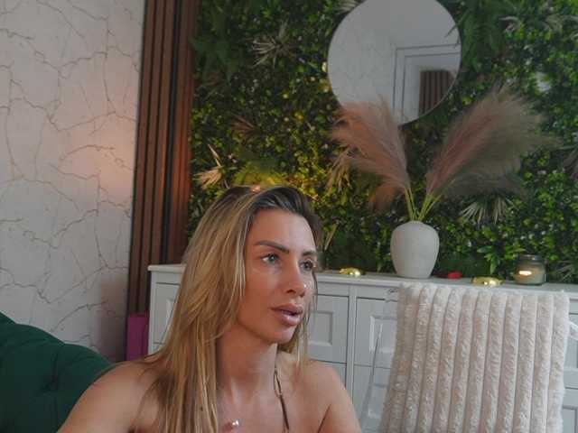 angell-wow's BongaCams show and profile