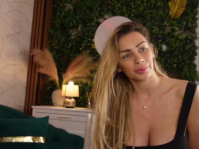 angell-wow's BongaCams show and profile