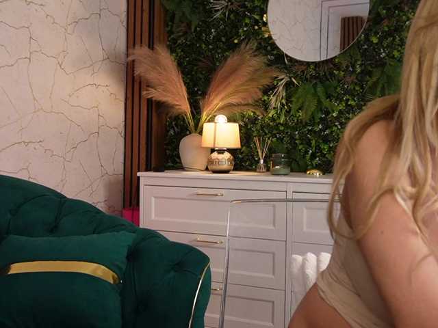 angell-wow's BongaCams show and profile