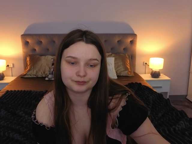 MagikPeachh's BongaCams show and profile