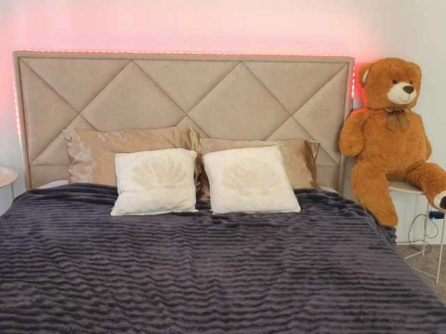 MagikPeachh's BongaCams show and profile