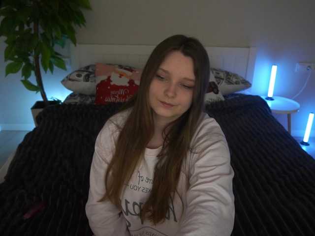 MagikPeachh's BongaCams show and profile