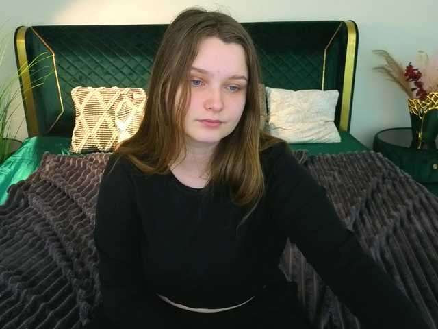 MagikPeachh's BongaCams show and profile