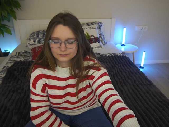 MagikPeachh's BongaCams show and profile