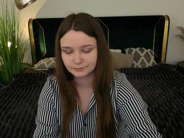 MagikPeachh's BongaCams show and profile