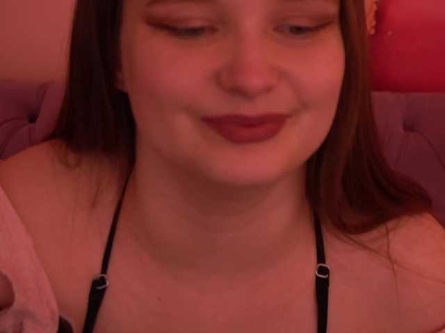 MagikPeachh's BongaCams show and profile