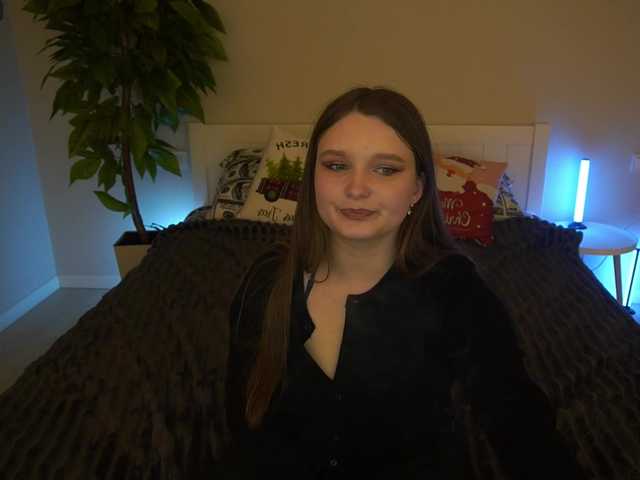 MagikPeachh's BongaCams show and profile