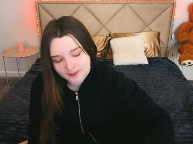 MagikPeachh's BongaCams show and profile