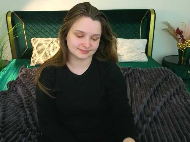 MagikPeachh's BongaCams show and profile