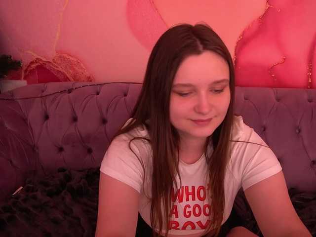 MagikPeachh's BongaCams show and profile