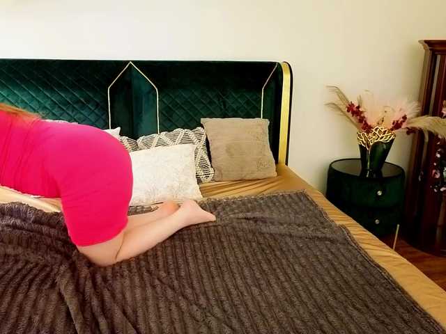 MagikPeachh's BongaCams show and profile