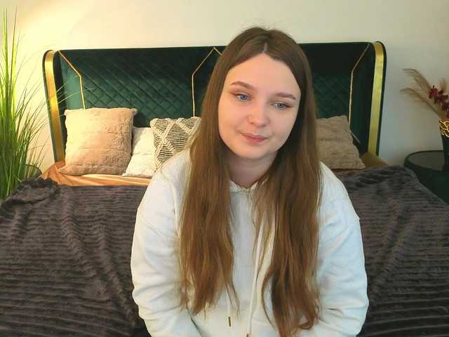 MagikPeachh's BongaCams show and profile