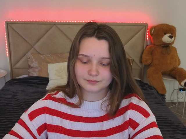 MagikPeachh's BongaCams show and profile