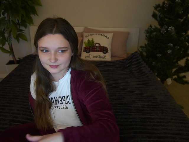 MagikPeachh's BongaCams show and profile