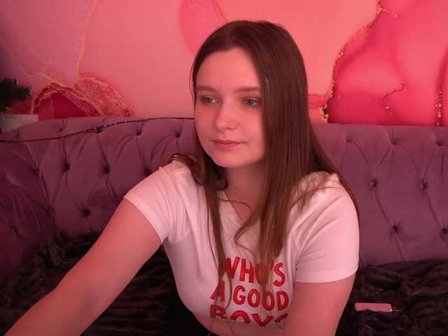 MagikPeachh's BongaCams show and profile