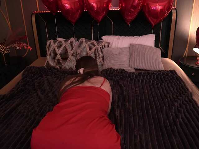 MagikPeachh's BongaCams show and profile