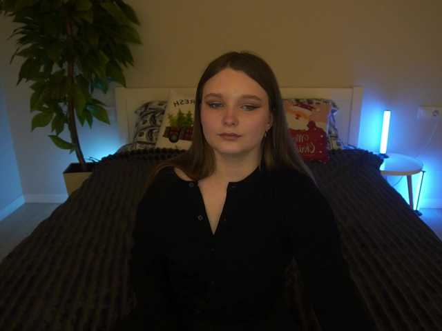 MagikPeachh's BongaCams show and profile