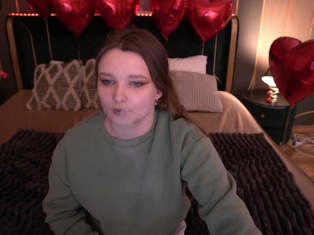 MagikPeachh's BongaCams show and profile