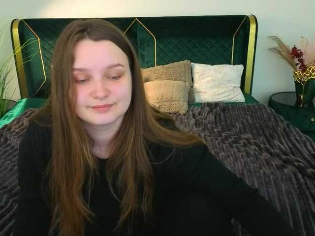 MagikPeachh's BongaCams show and profile