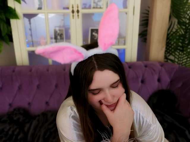 MagikPeachh's BongaCams show and profile