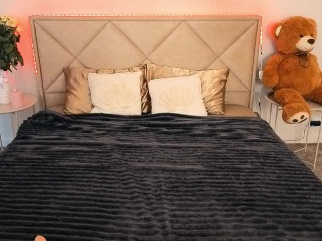 MagikPeachh's BongaCams show and profile