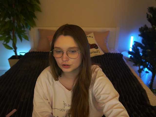 MagikPeachh's BongaCams show and profile
