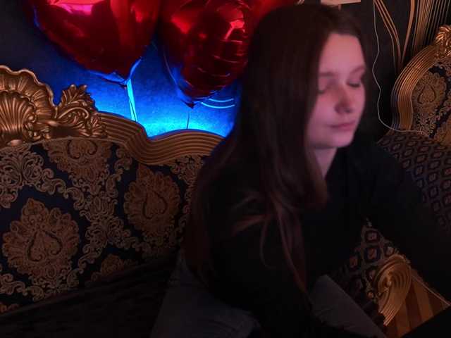 MagikPeachh's BongaCams show and profile