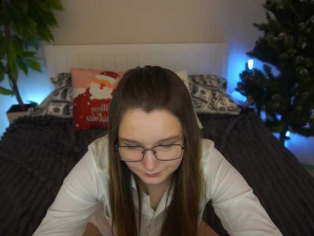 MagikPeachh's BongaCams show and profile