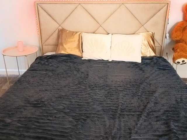 MagikPeachh's BongaCams show and profile