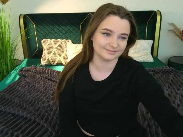 MagikPeachh's BongaCams show and profile