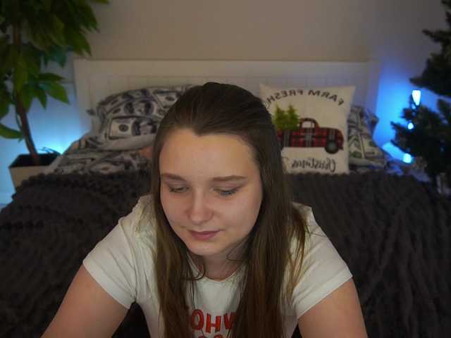 MagikPeachh's BongaCams show and profile