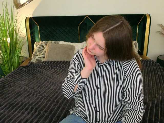 MagikPeachh's BongaCams show and profile