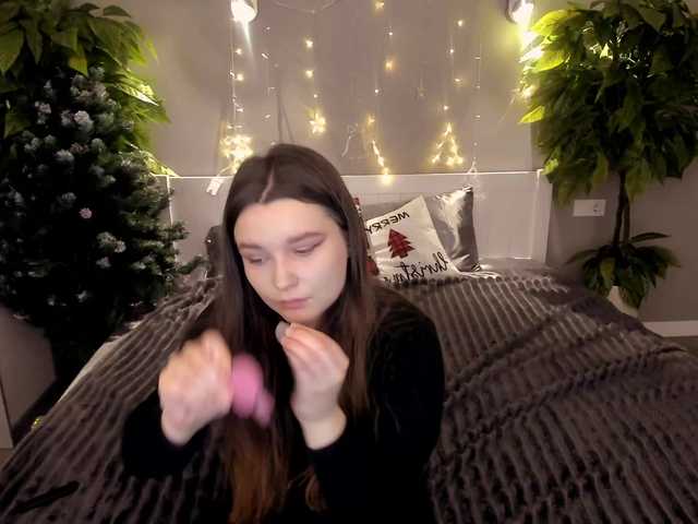 MagikPeachh's BongaCams show and profile