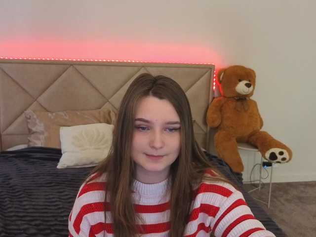 MagikPeachh's BongaCams show and profile