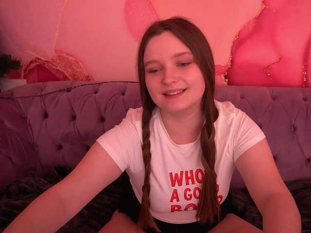 MagikPeachh's BongaCams show and profile