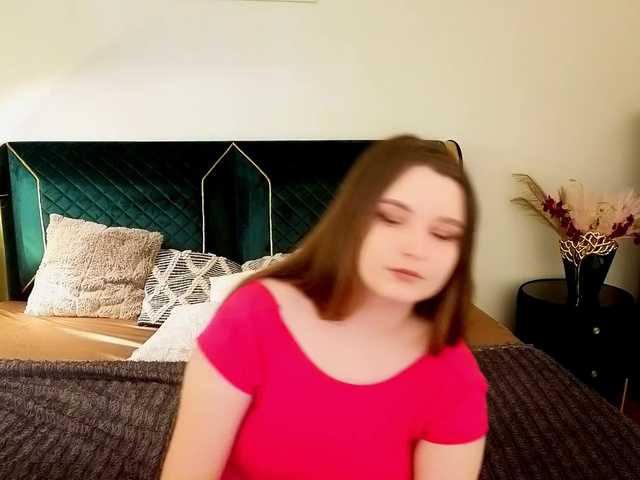 MagikPeachh's BongaCams show and profile