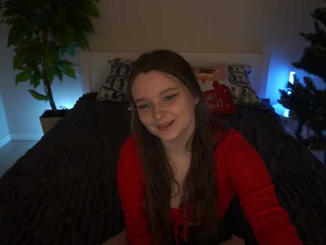 MagikPeachh's BongaCams show and profile