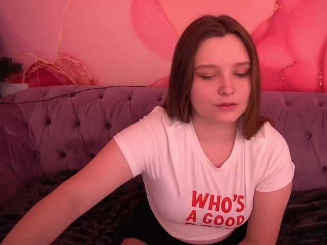 MagikPeachh's BongaCams show and profile