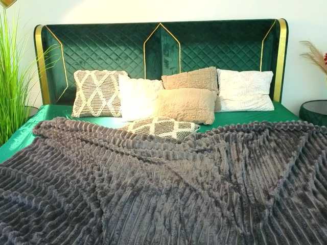 MagikPeachh's BongaCams show and profile