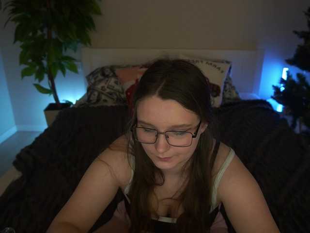MagikPeachh's BongaCams show and profile
