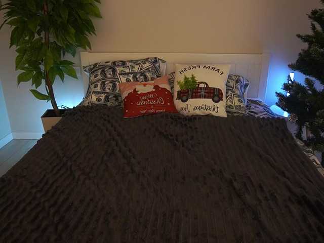 MagikPeachh's BongaCams show and profile